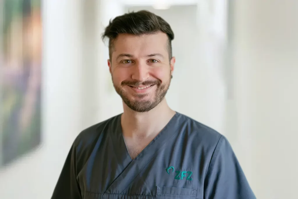 Adrian Habibian – Zahnarzt bei DEIN DENTAL Brauweiler