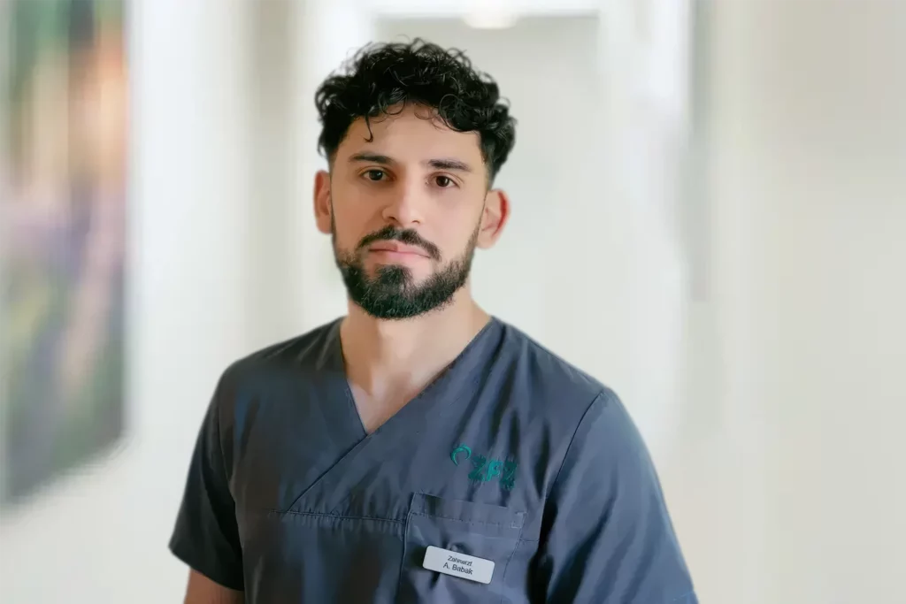 Dr. Armin Babak – Zahnarzt bei DEIN DENTAL Brauweiler