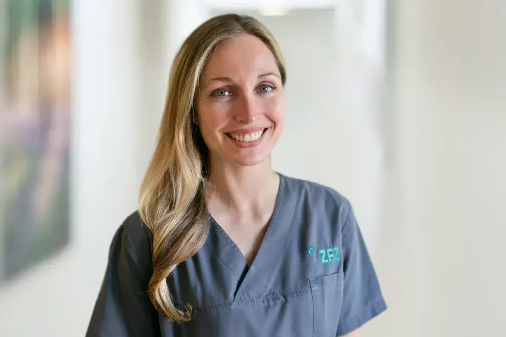 Christina Herzberg – Zahnärztin bei DEIN DENTAL Brauweiler